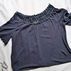 Carolyn Taylor lace off the shoulder crink…